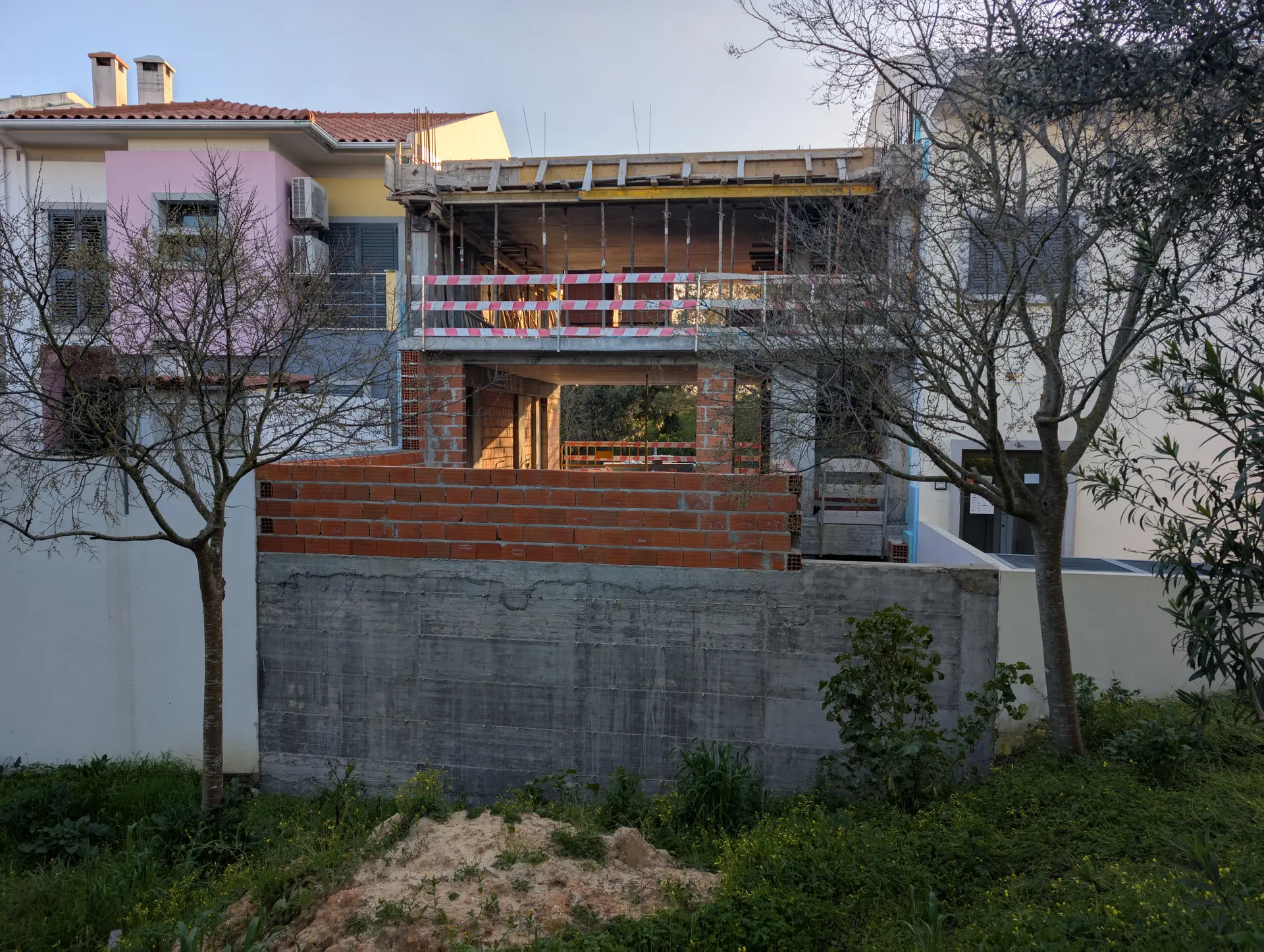 Moradia em Banda — Quinta da Prata — Alvenarias