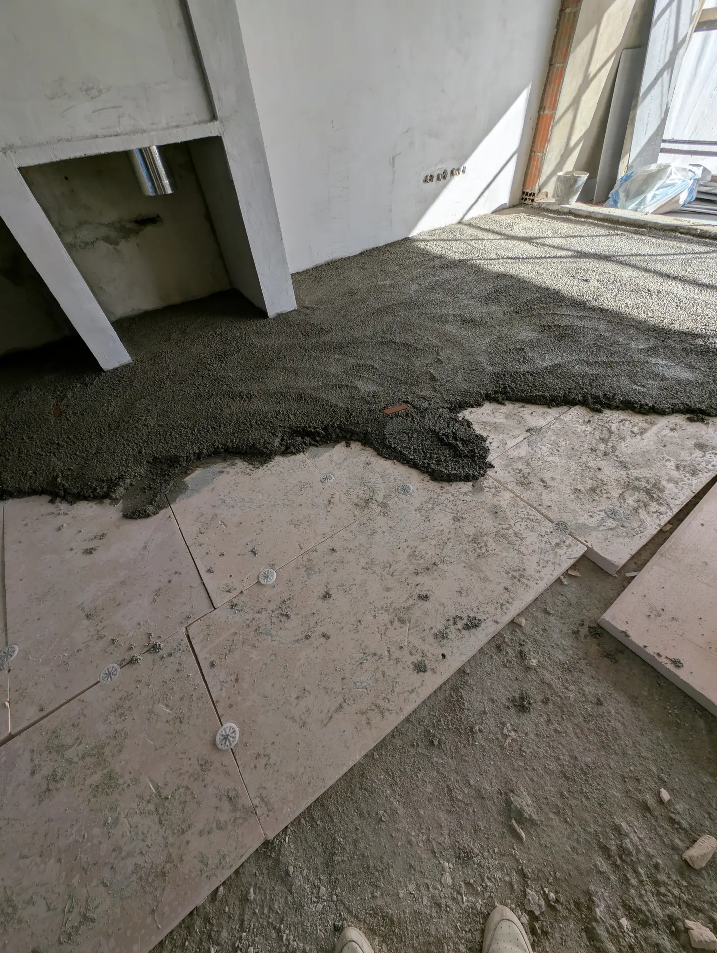 Moradia em Banda — Quinta da Prata — Betonilhas e rebocos