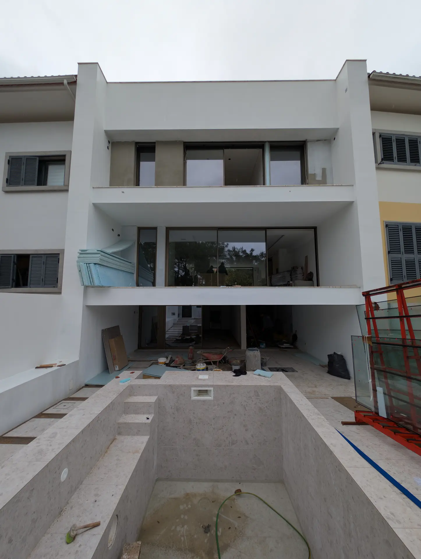 Moradia em Banda — Quinta da Prata — Caixilharias