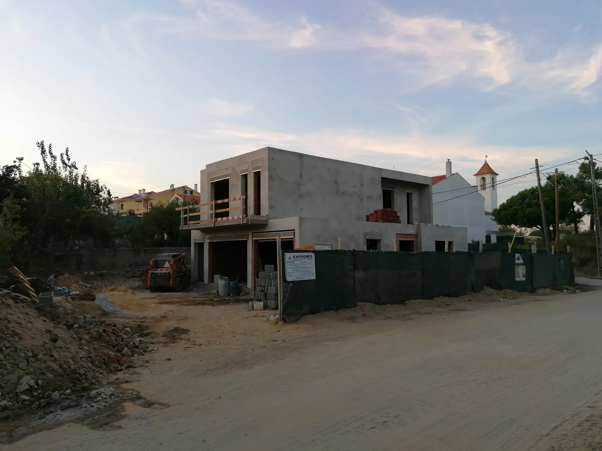 Moradia Esperança — Desenvolvimento de obra
