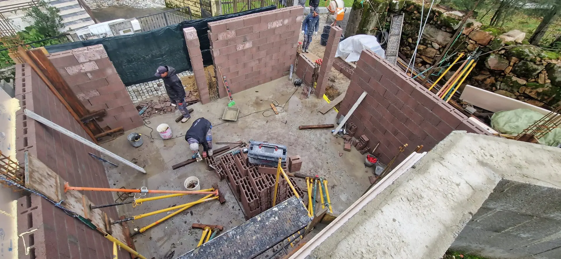 Reconstrução de Moradia no Rossão — Alvenarias