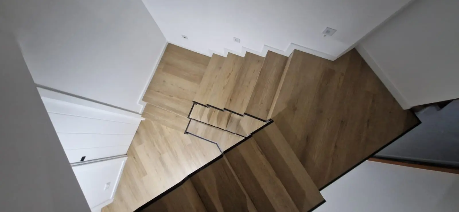 Reconstrução de Moradia no Rossão — Escadas