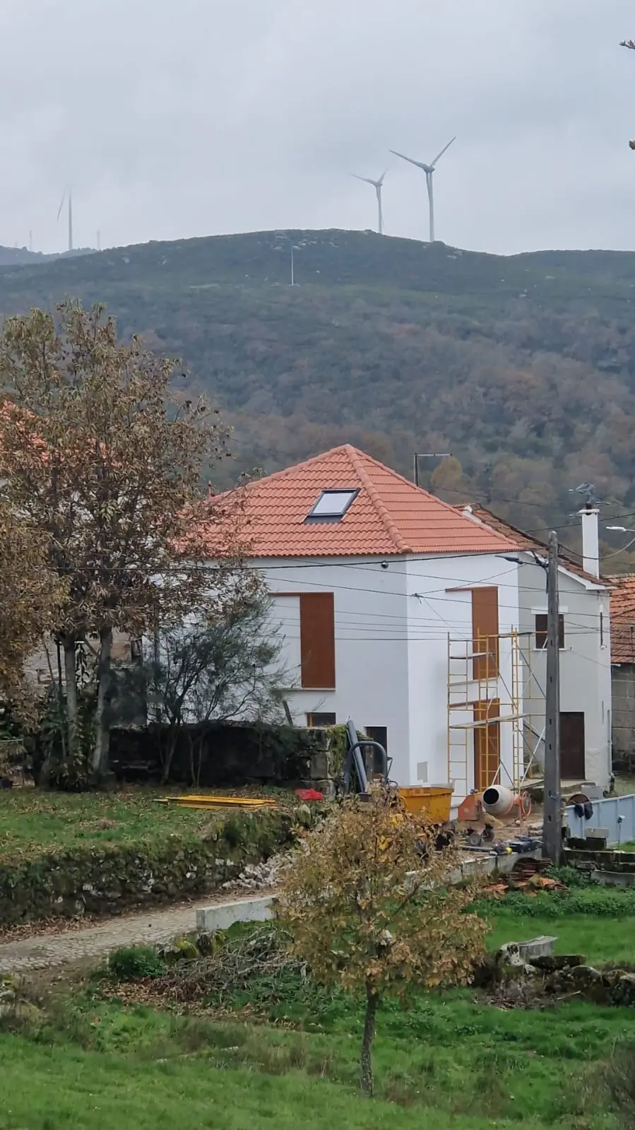 Reconstrução de Moradia no Rossão — Fachada