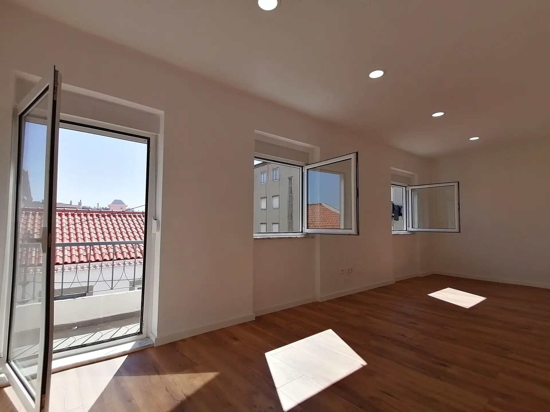 Remodelação de Apartamento no Seixal — Caixilharias