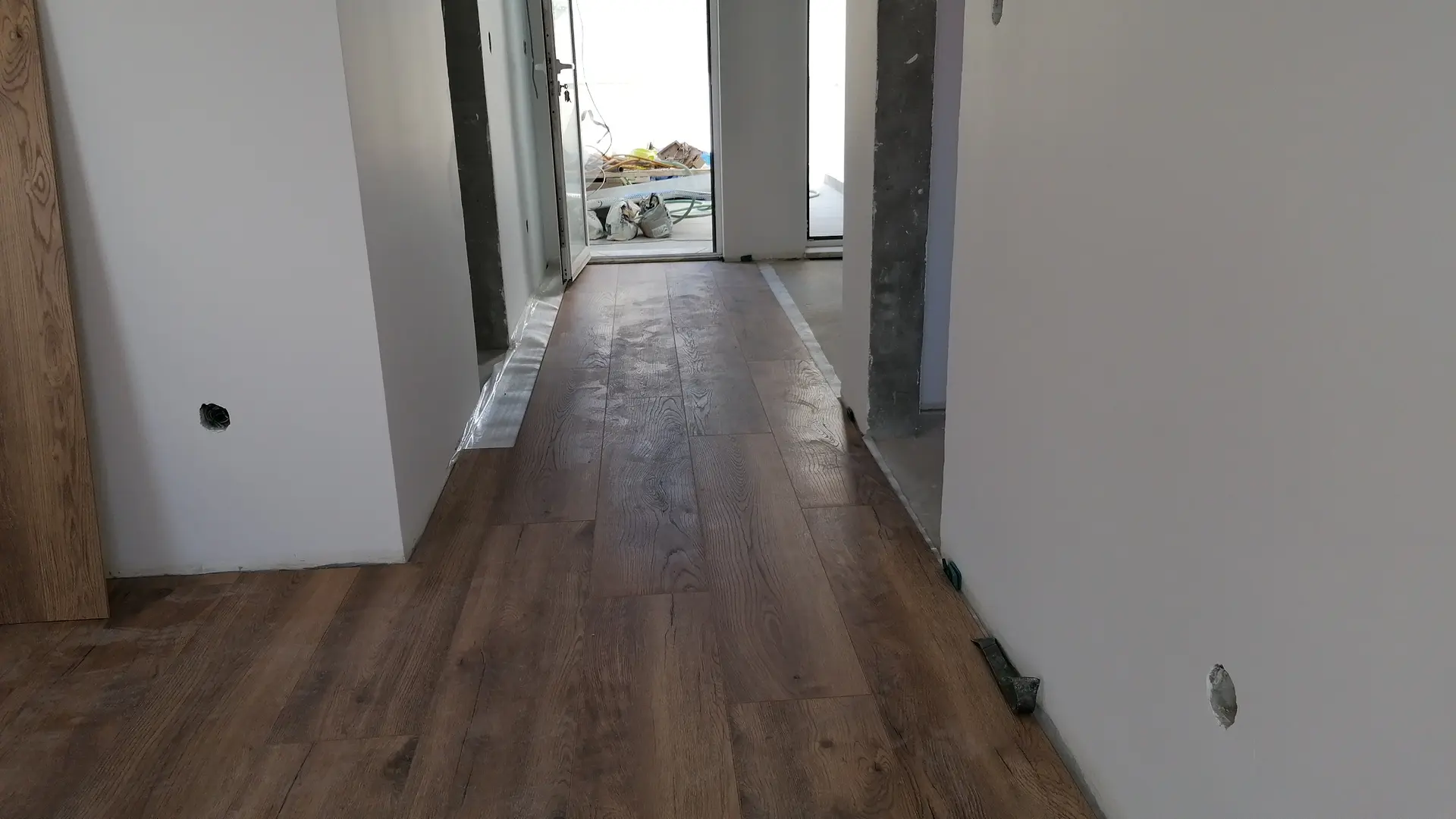 Remodelação de Apartamento no Seixal — Pavimentos e carpintarias