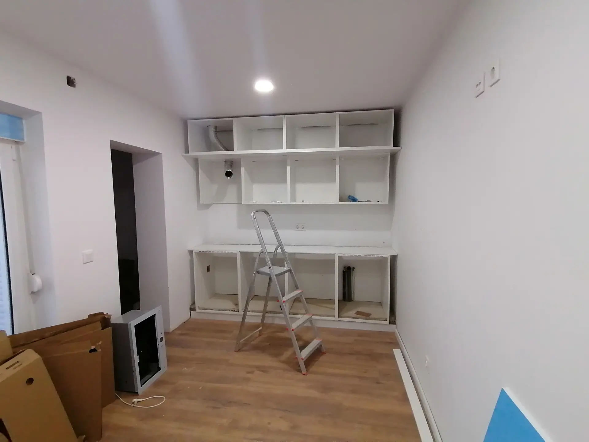 Remodelação de Apartamento no Seixal — Pavimentos e carpintarias