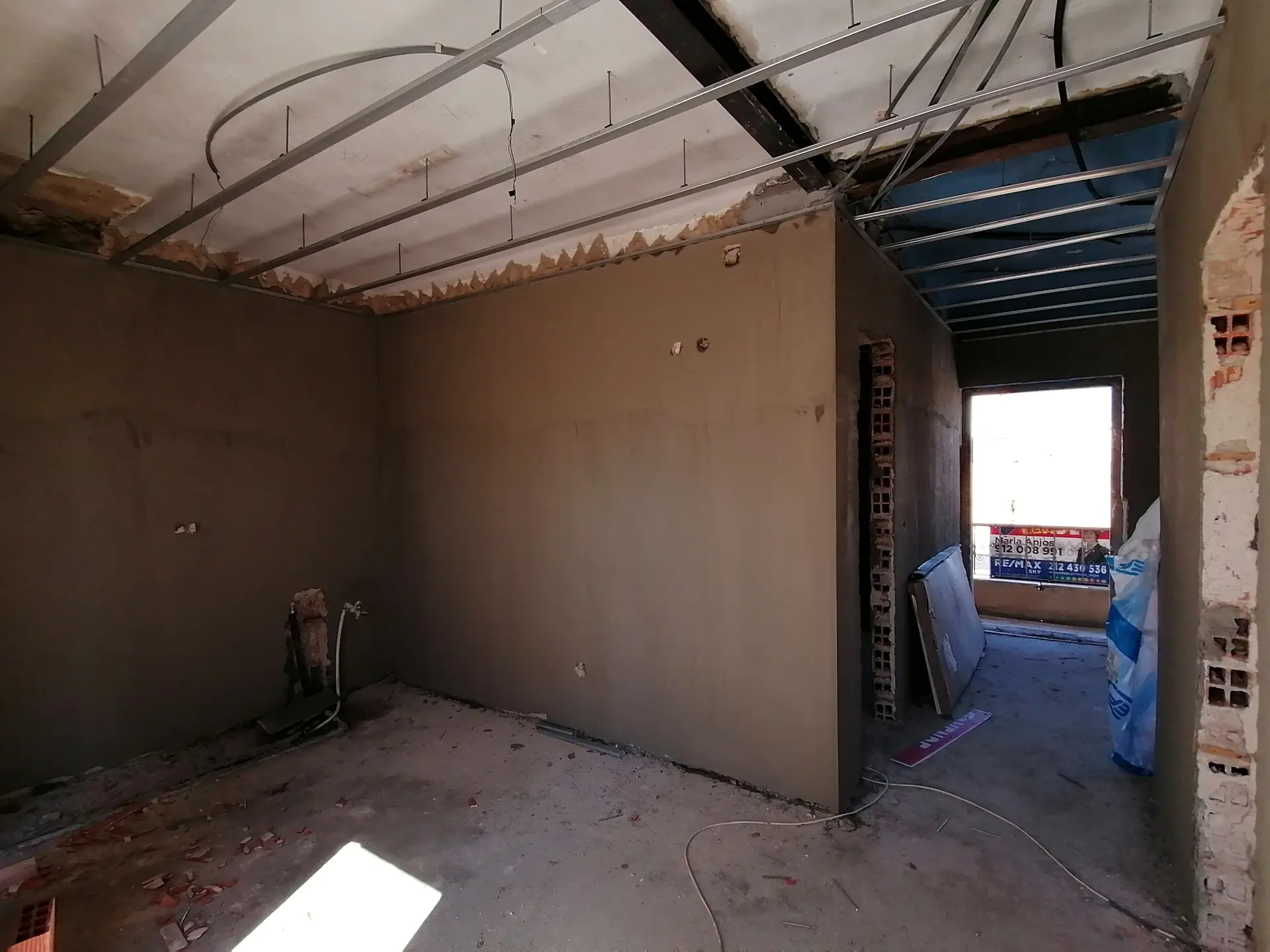 Remodelação de Apartamento no Seixal — Rebocos e betonilhas