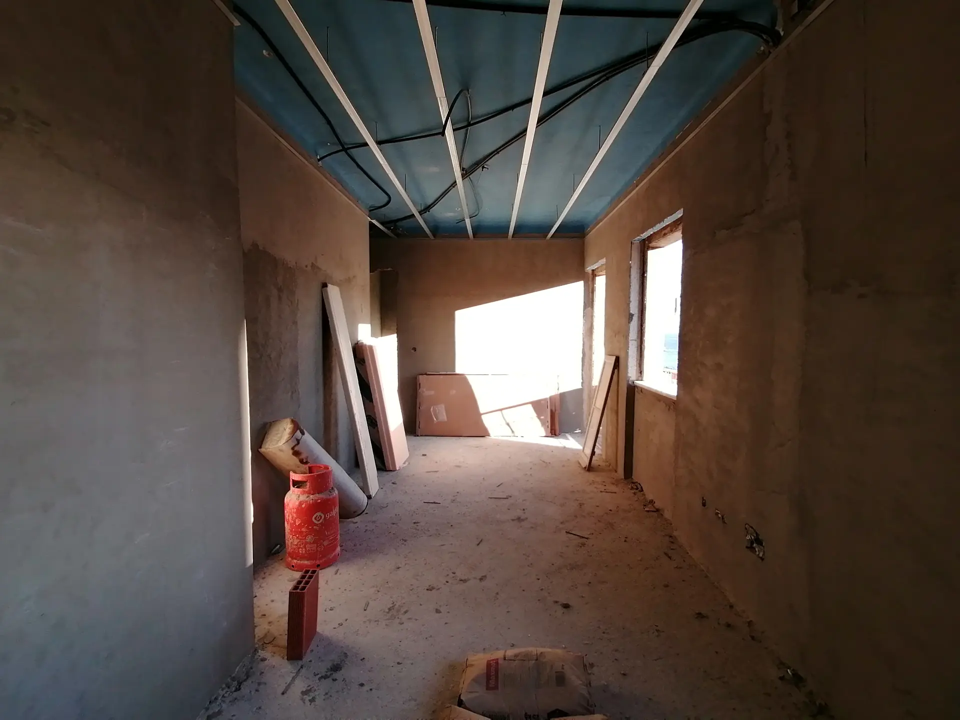 Remodelação de Apartamento no Seixal — Rebocos e betonilhas